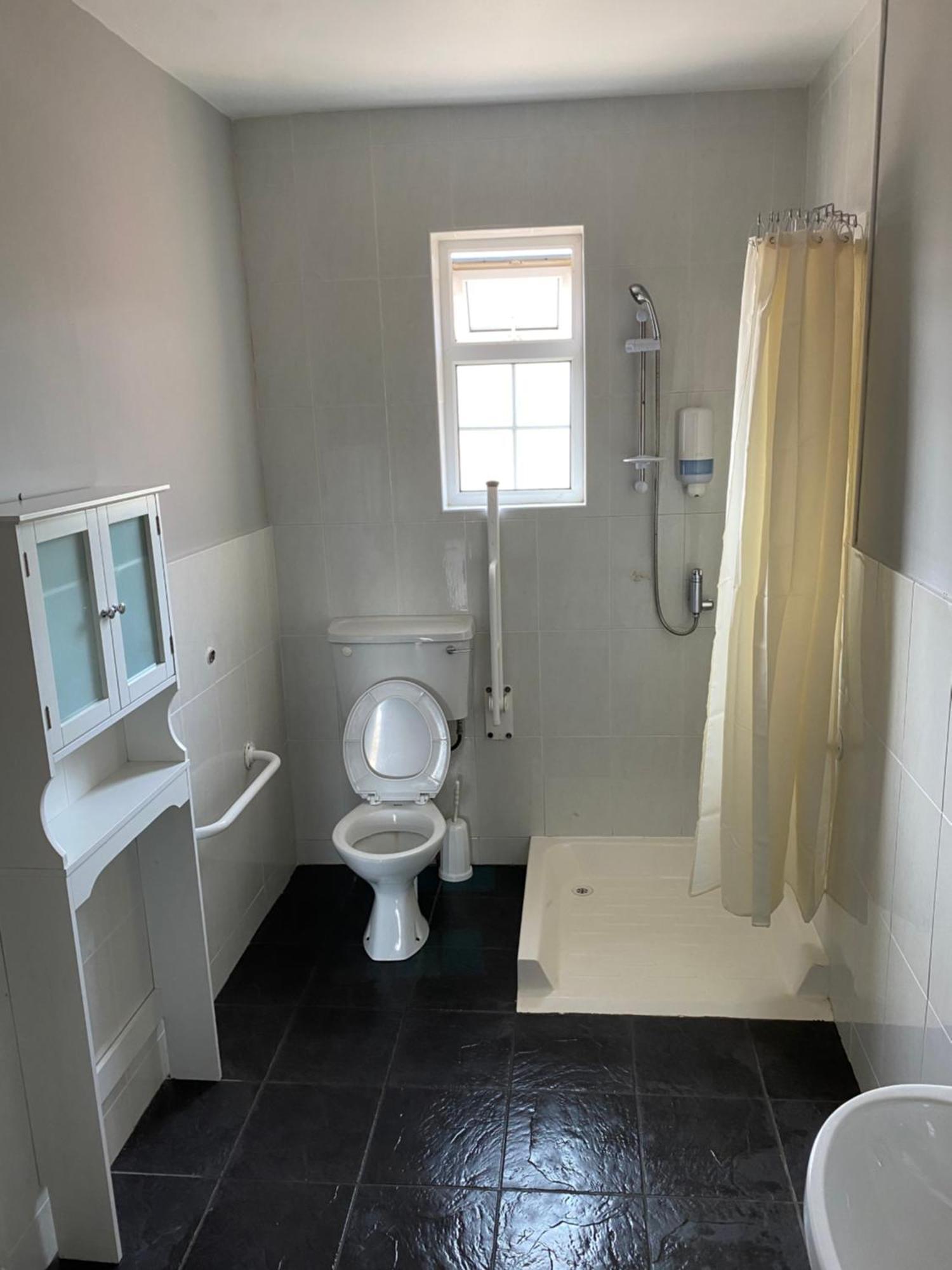 Seaview Lodge Inverin Bagian luar foto
